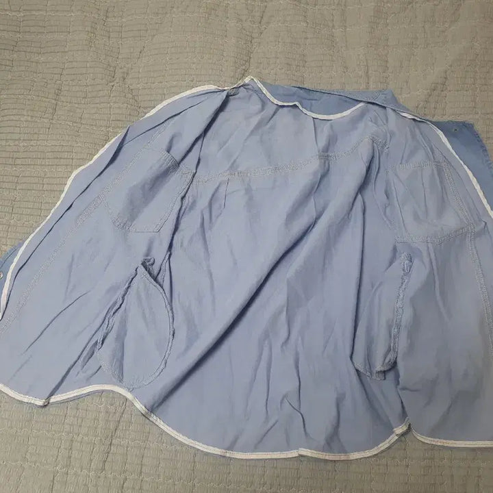 [BUNJANG] Sky Blue Denim Shirt (Size 7) / 하늘색 데님 셔츠 7사이즈