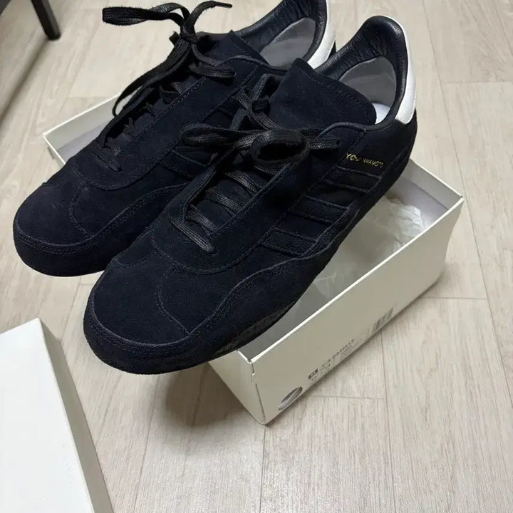 [SOLD OUT] Y-3 요지 야마모토 가젤 블랙 스니커즈