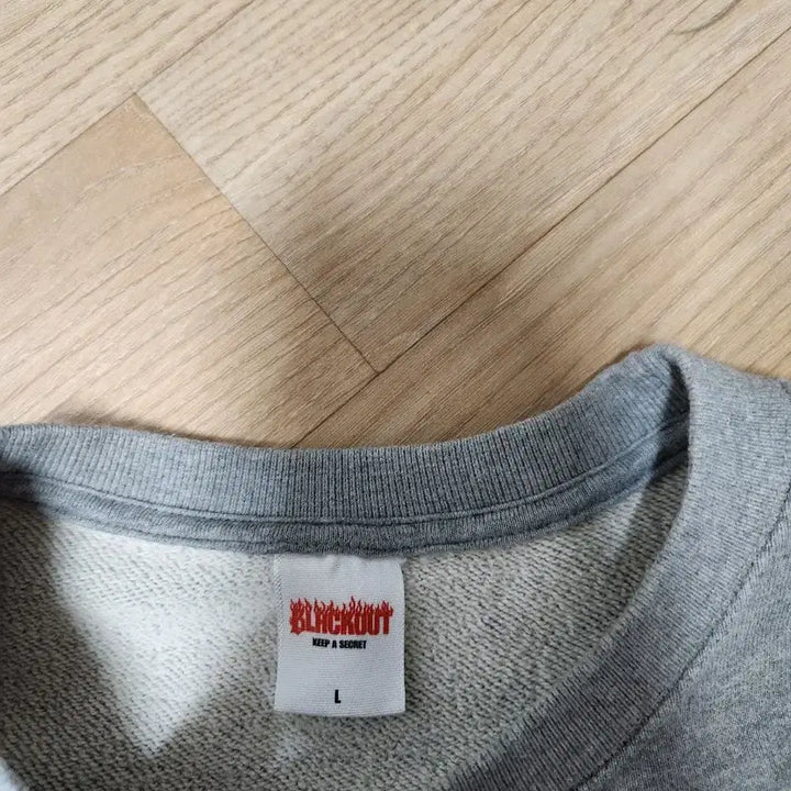 [BUNJANG] Black Out 870 Sweatshirt (L Size) / 블랙아웃 870 스웻 L사이즈 판매