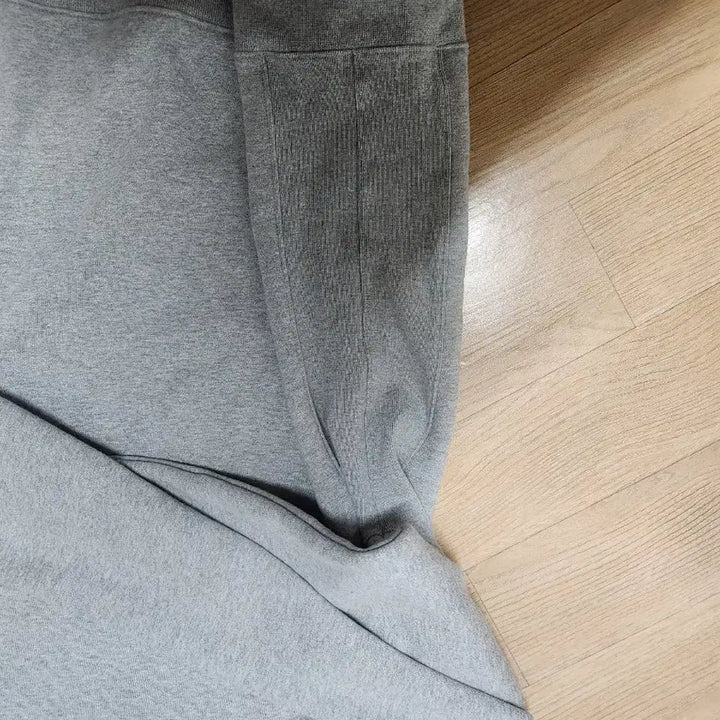 [BUNJANG] Black Out 870 Sweatshirt (L Size) / 블랙아웃 870 스웻 L사이즈 판매
