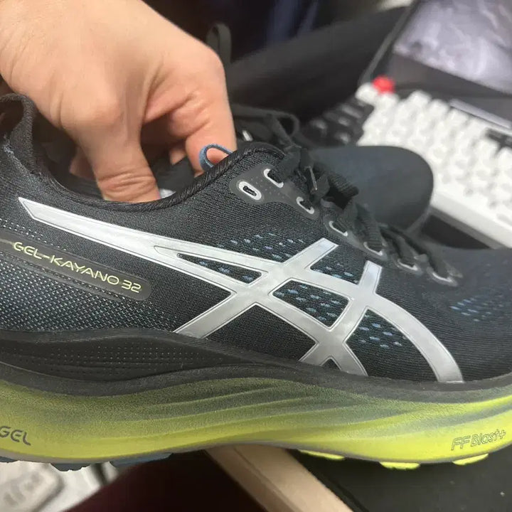[BUNJANG] Asics Gel-Kayano 32 Running Shoes (260) / 아식스 젤카야노 32 런닝화(260)