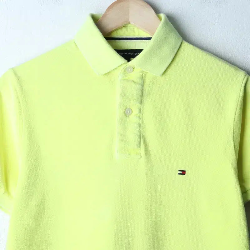 [BUNJANG] Tommy Hilfiger Small Logo Polo Shirt / (S-M) 타미힐피거 반팔 카라 티셔츠 스몰로고 형광노랑-185D4