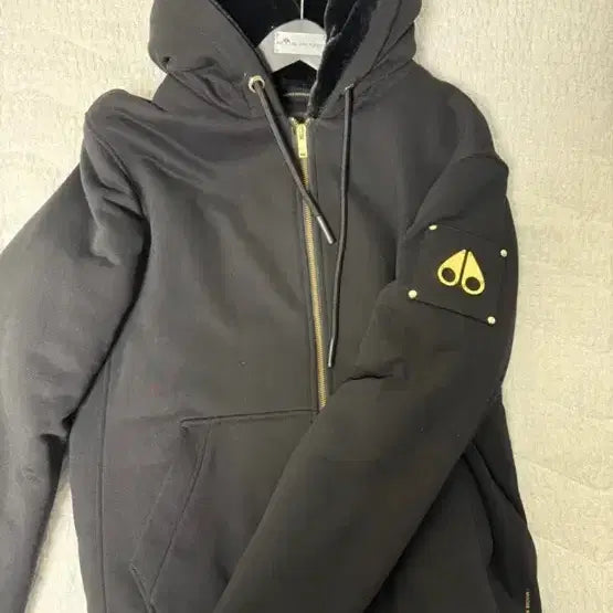 [BUNJANG] Moose Knuckles Gold Emblem Jacket / 무스너클 금장와펜 (백화점)