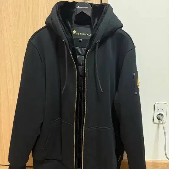[BUNJANG] Moose Knuckles Gold Emblem Jacket / 무스너클 금장와펜 (백화점)