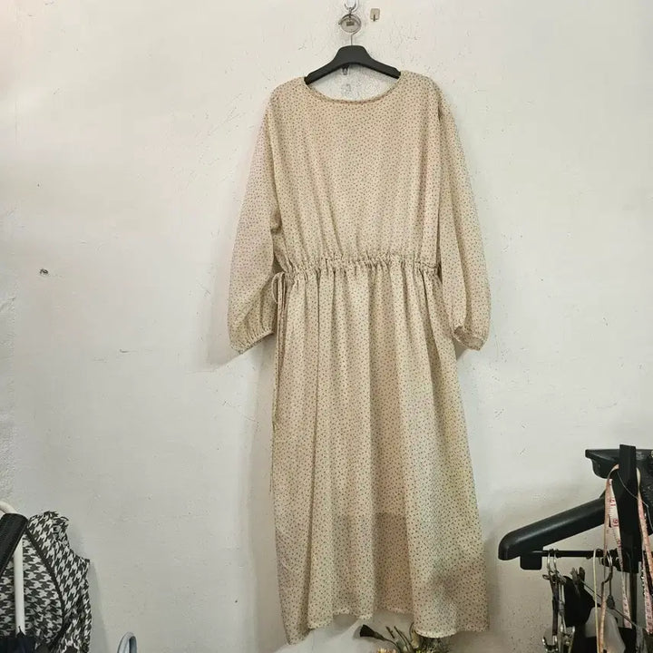 [BUNJANG] Ivory Floral Long Dress / 아이보리 잔꽃무늬 롱 원피스