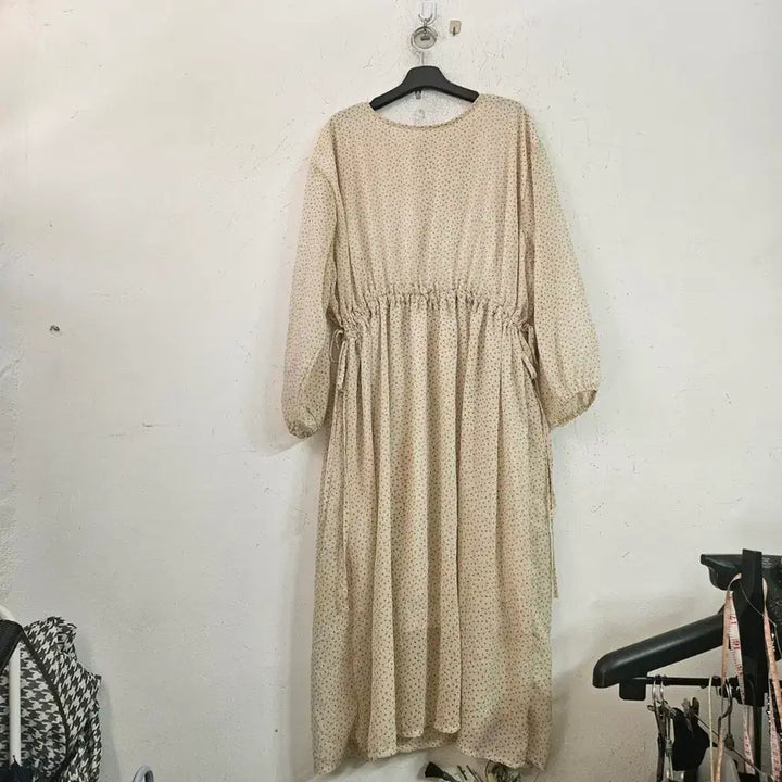 [BUNJANG] Ivory Floral Long Dress / 아이보리 잔꽃무늬 롱 원피스