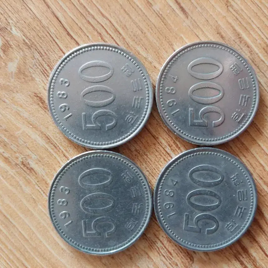 [BUNJANG] 1983 &amp; 1984 500 Won Coin Bundle / 500원 동전 1983년146개/1984년182개