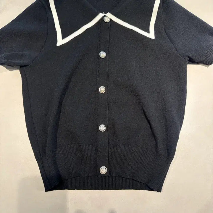 [BUNJANG] Ivory Short Sleeve Knit Cardigan with Collar Detail / 아이보리 카라 배색 반팔 니트 가디건