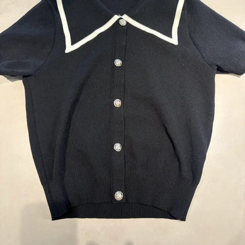 [BUNJANG] Ivory Short Sleeve Knit Cardigan with Collar Detail / 아이보리 카라 배색 반팔 니트 가디건