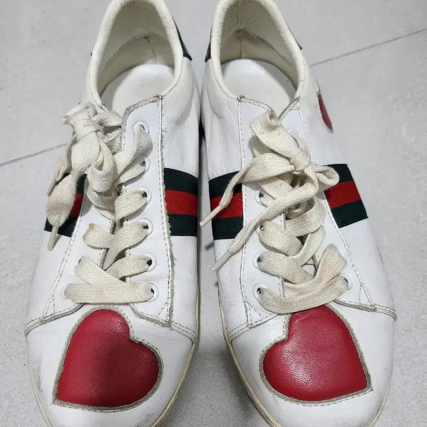 [BUNJANG] Gucci White Sneakers Heart Detail / 구찌 화이트 스니커즈 하트 디테일39