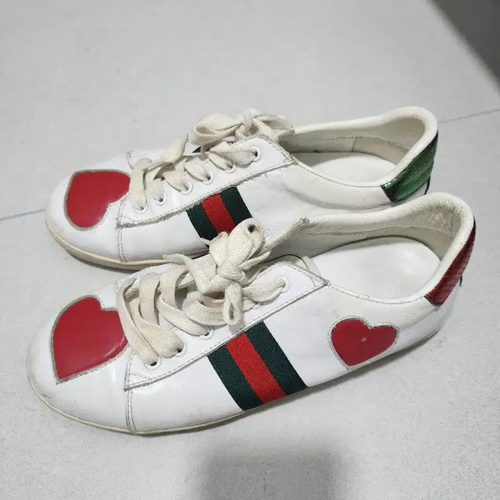 [BUNJANG] Gucci White Sneakers Heart Detail / 구찌 화이트 스니커즈 하트 디테일39