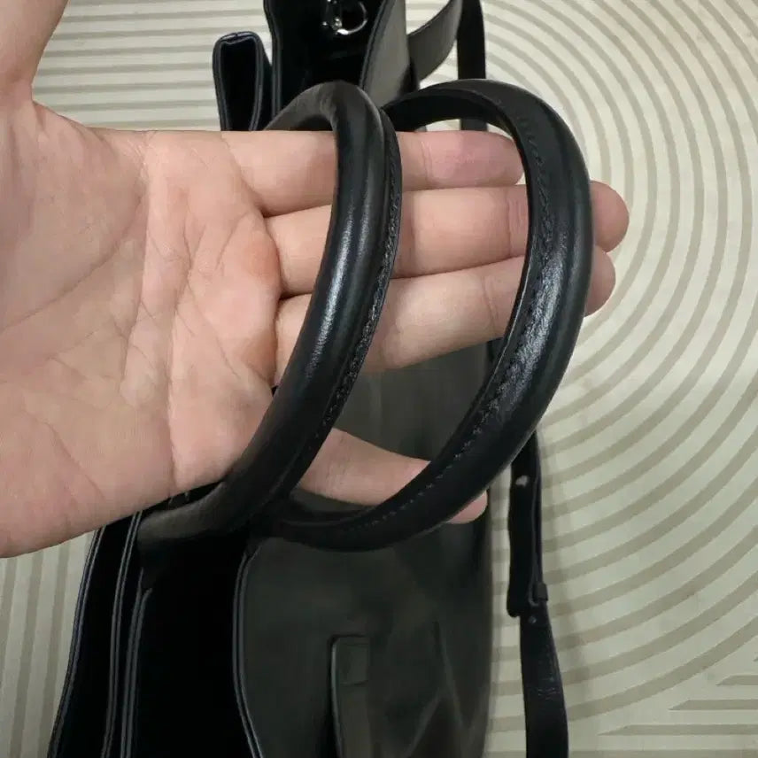 [SOLD OUT] 오소이 토트 브로클 스톤 블랙 osoi tote brocle black
