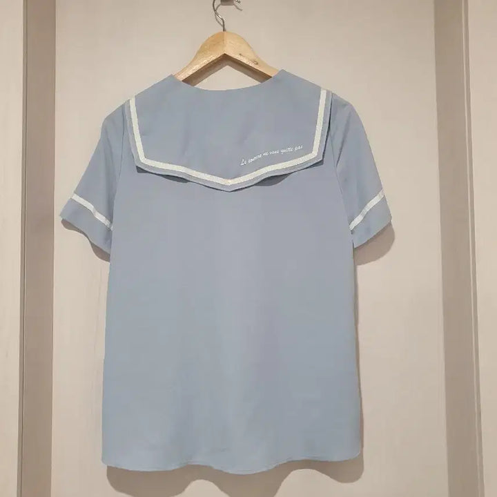 [BUNJANG] Sailor Collar Blouse Sky Blue / 깔끔한 디자인의 세일러 카라 블라우스