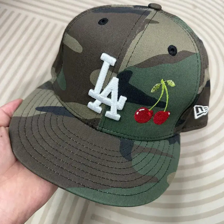 [BUNJANG] CAPO New Era LA Dodgers Custom Snapback Cherry Ball Cap / CAPO 카포 뉴에라 LA 스냅백 체리 볼캡 C4PO 커스텀 스냅백