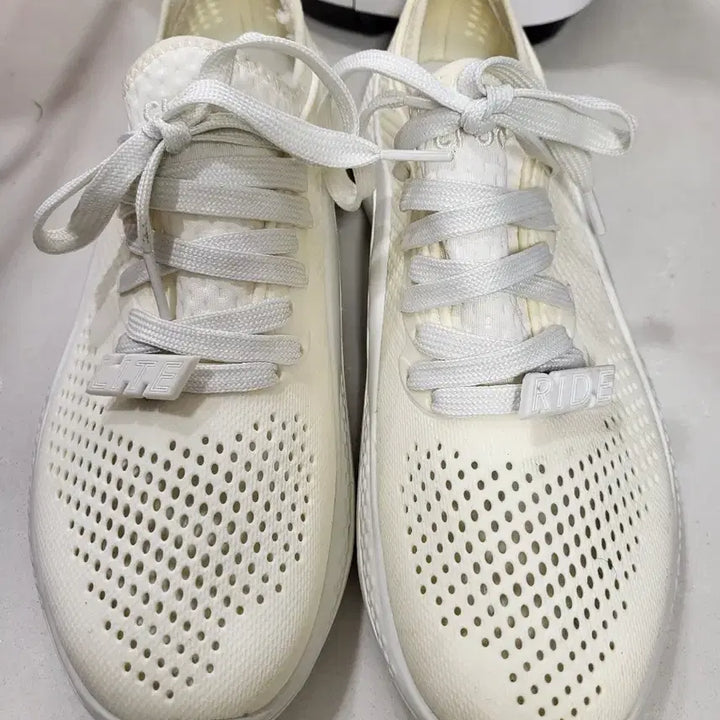 [BUNJANG] Crocs Literide 360 Pacer Almost White Women&