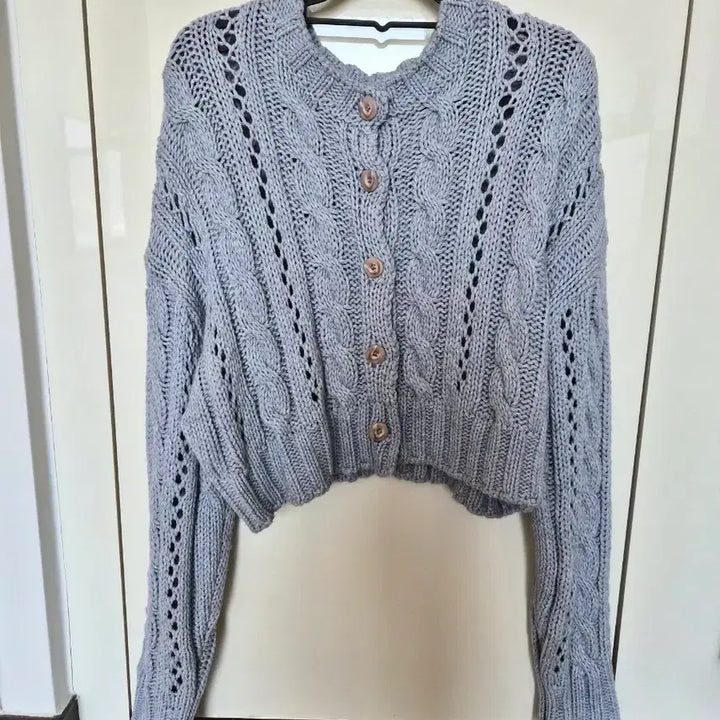 [BUNJANG] Cable Knit Cropped Cardigan / 케이블 크롭 니트가디건