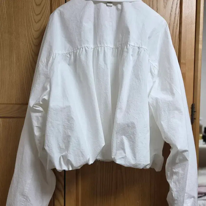 [BUNJANG] Fyeo Boni Shirring Blouson (White) / 포유온 fyeo Boni Shirring Blouson (White) 보
