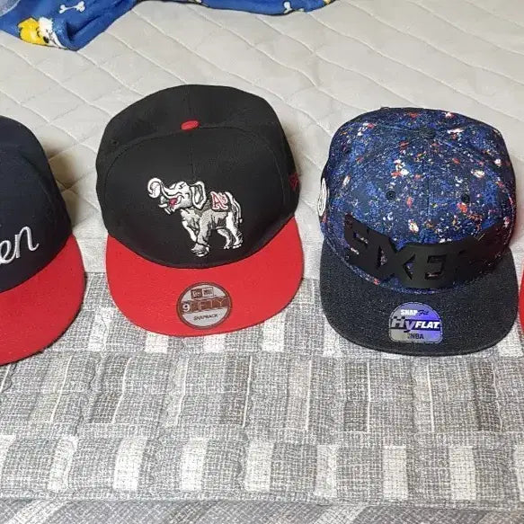 [BUNJANG] Maison Kitsuné Parisian Embroidered Baseball Caps (Set of 4) / 파리지앵 스냅모자4개