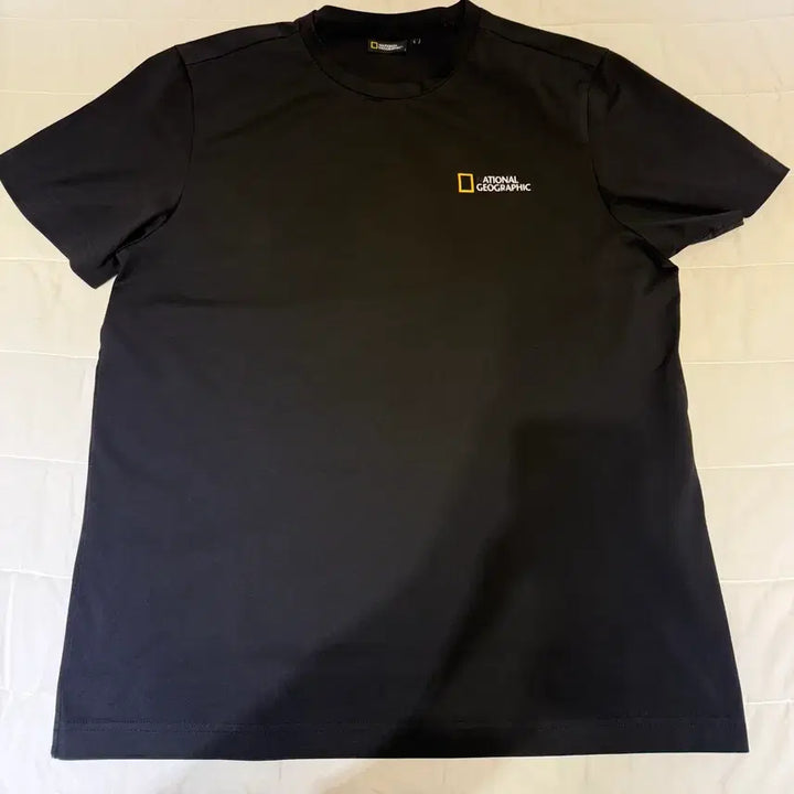 [BUNJANG] National Geographic Black Short Sleeve T-Shirt (L) / 내셔널지오그래픽 검정 반팔 티셔츠(정품)