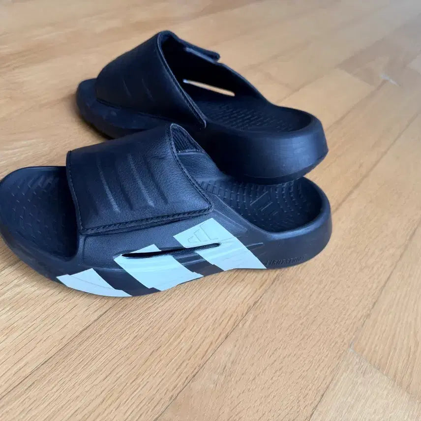 [BUNJANG] Adidas Light Blaze Slippers Size 235 / 아디다스 라이트 블레이즈 슬리퍼 235