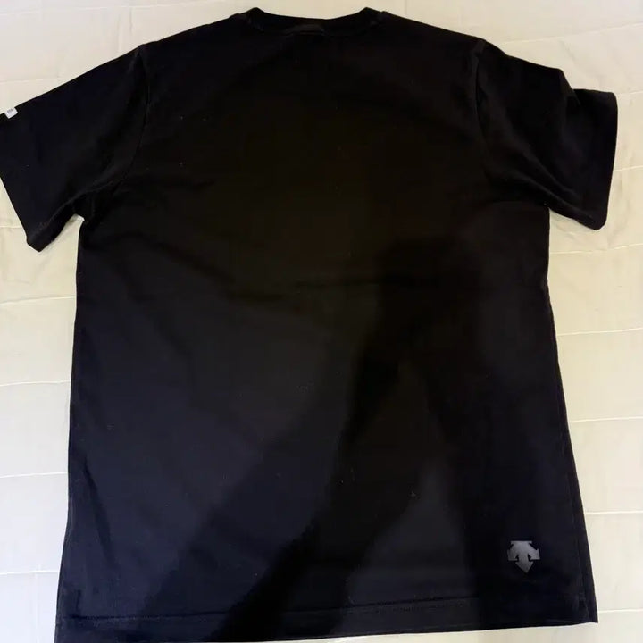 [BUNJANG] Descente Black T-Shirt Logo Printing / 데상트 블랙 반팔 티셔츠 로고 프린팅(정품)