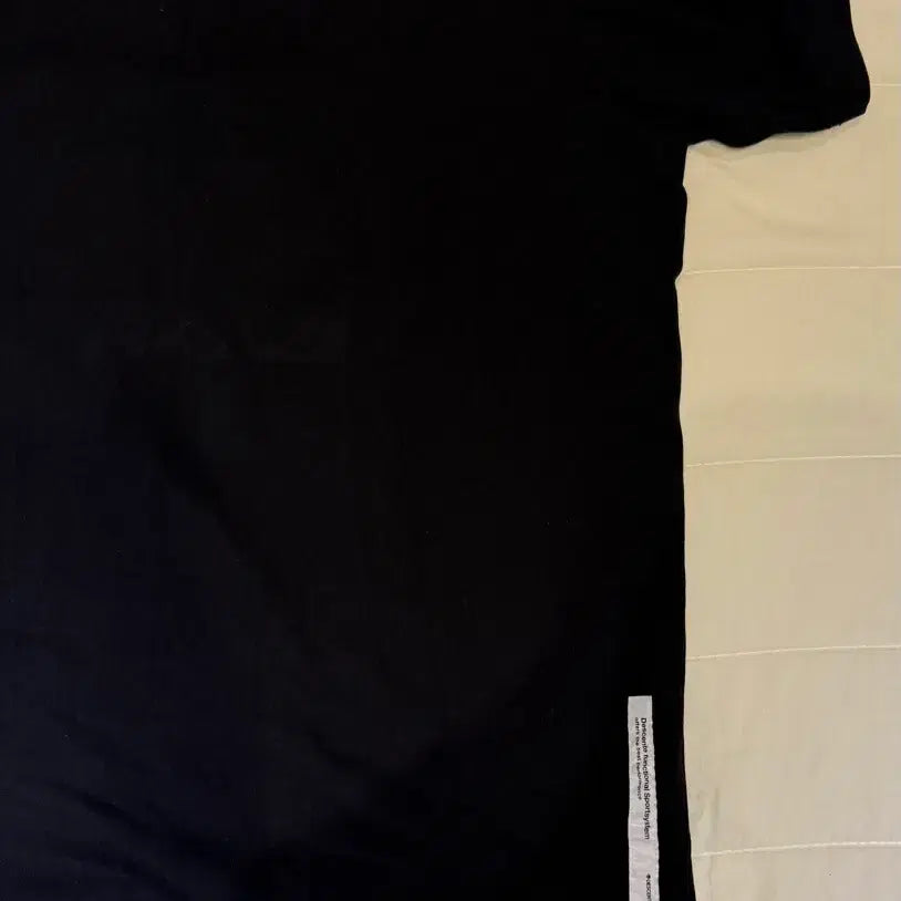 [BUNJANG] Descente Black Short Sleeve T-Shirt / 데상트 블랙 반팔 티셔츠(정품)