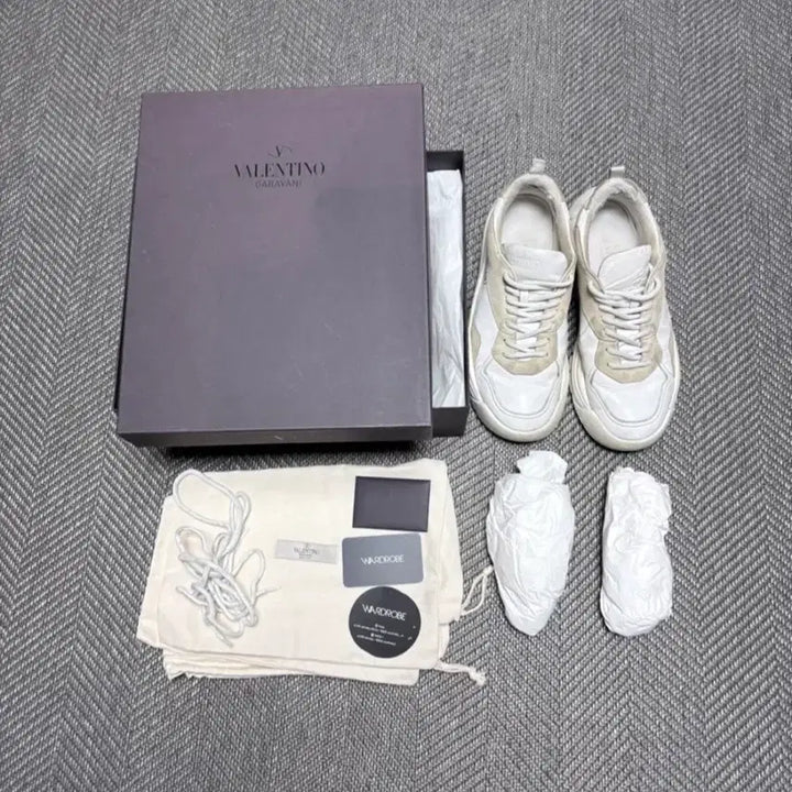 [BUNJANG] Valentino Bansi Size 43 (280) / 발렌티노 반시 43사이즈 (280)