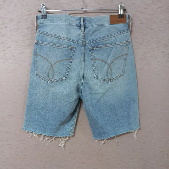 [BUNJANG] Calvin Klein Blue Washed Vintage Denim Shorts / B4-27/캘빈클라인 블루 워싱 빈티지 청반바지