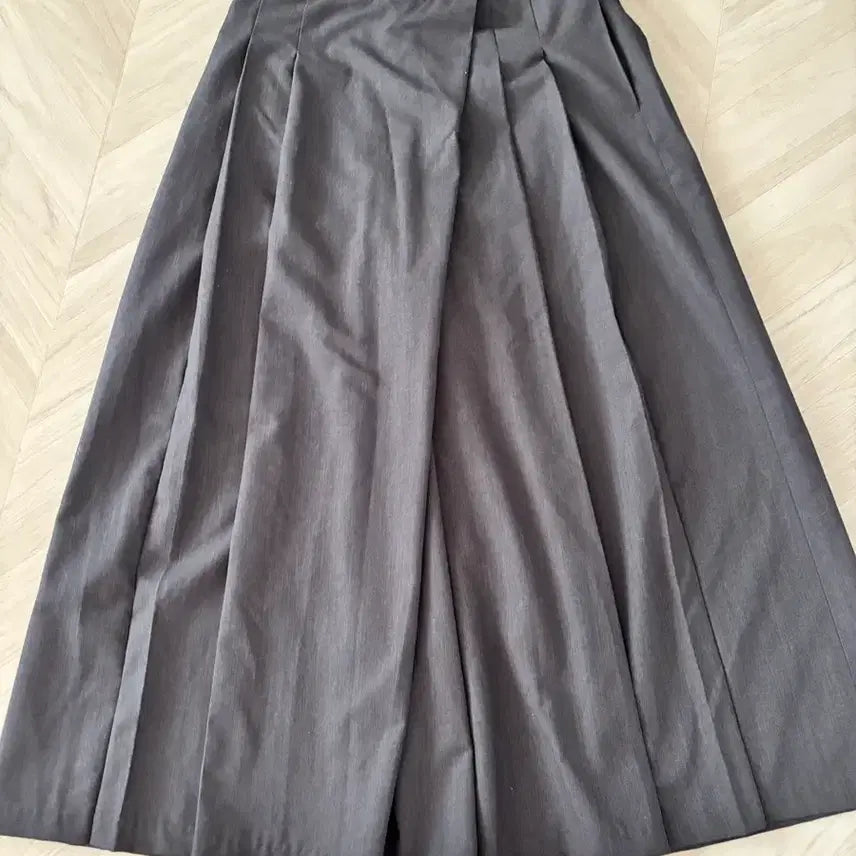 [SOLD OUT] g 스튜디오 플리츠 롱 스커트 차콜색