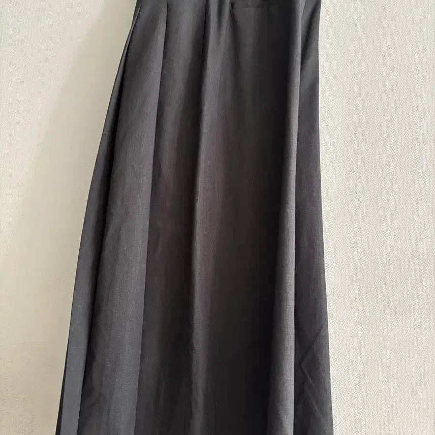 [SOLD OUT] g 스튜디오 플리츠 롱 스커트 차콜색