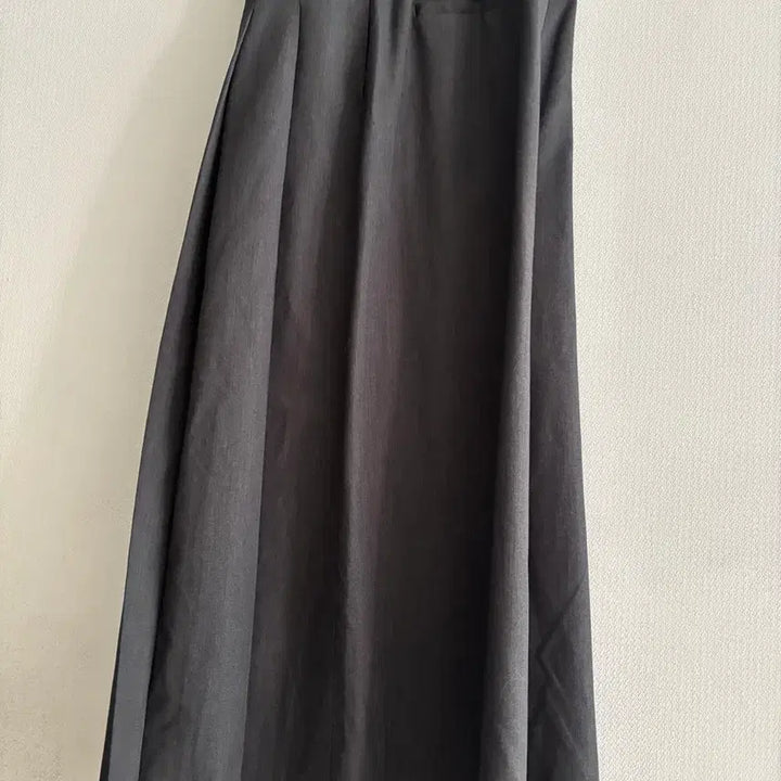 [SOLD OUT] g 스튜디오 플리츠 롱 스커트 차콜색