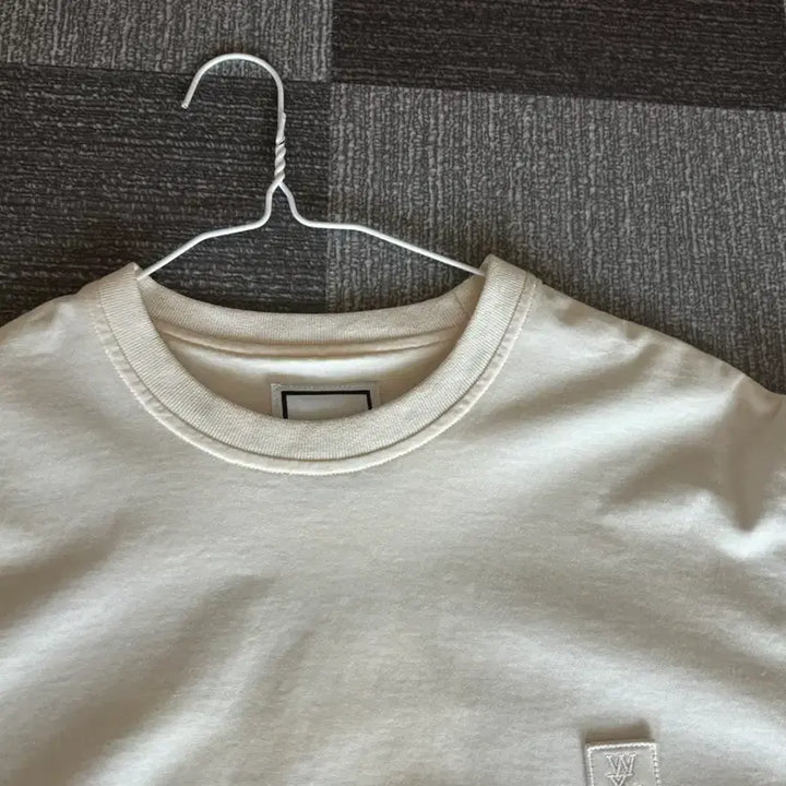 [SOLD OUT] 우영미 24ss 플라워 프린팅 아이보리 반팔 46