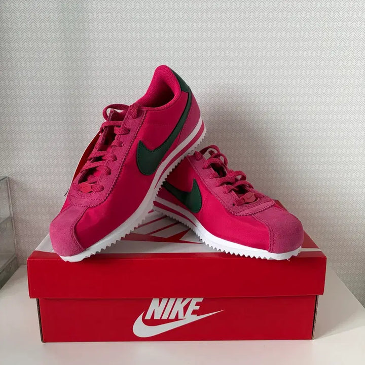 [BUNJANG] Nike Pink Sneakers 230-235 / 나이키 운동화 230-235