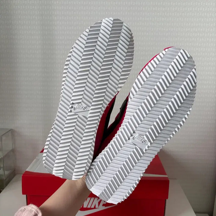 [BUNJANG] Nike Pink Sneakers 230-235 / 나이키 운동화 230-235
