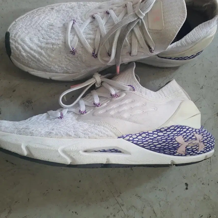 [BUNJANG] Under Armour UA HOVR Phantom Sneakers / 언더아머 UA 호버 팬덤  단화화245ㅡ250