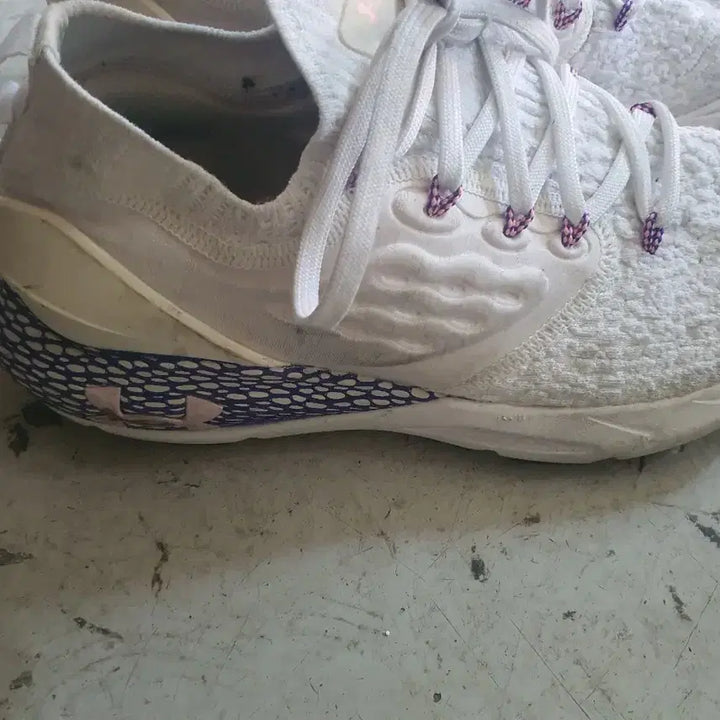 [BUNJANG] Under Armour UA HOVR Phantom Sneakers / 언더아머 UA 호버 팬덤  단화화245ㅡ250