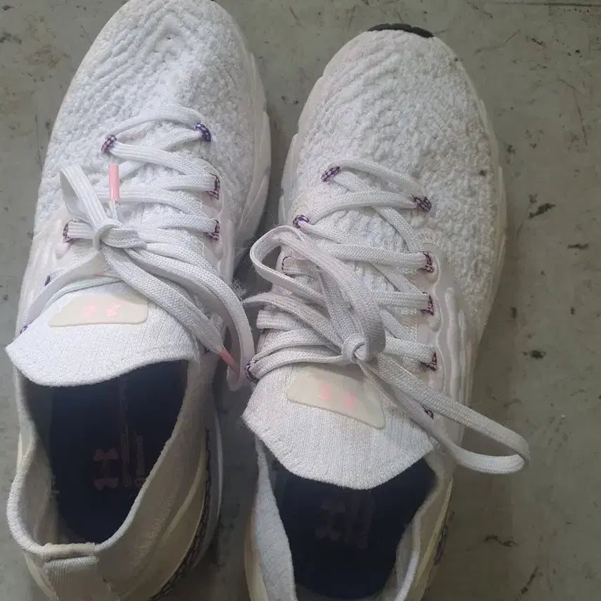 [BUNJANG] Under Armour UA HOVR Phantom Sneakers / 언더아머 UA 호버 팬덤  단화화245ㅡ250