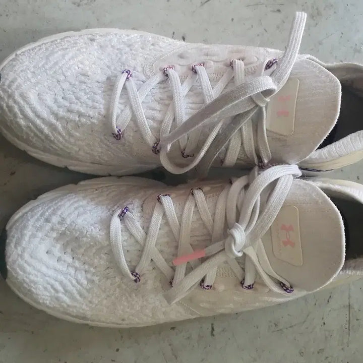 [BUNJANG] Under Armour UA HOVR Phantom Sneakers / 언더아머 UA 호버 팬덤  단화화245ㅡ250