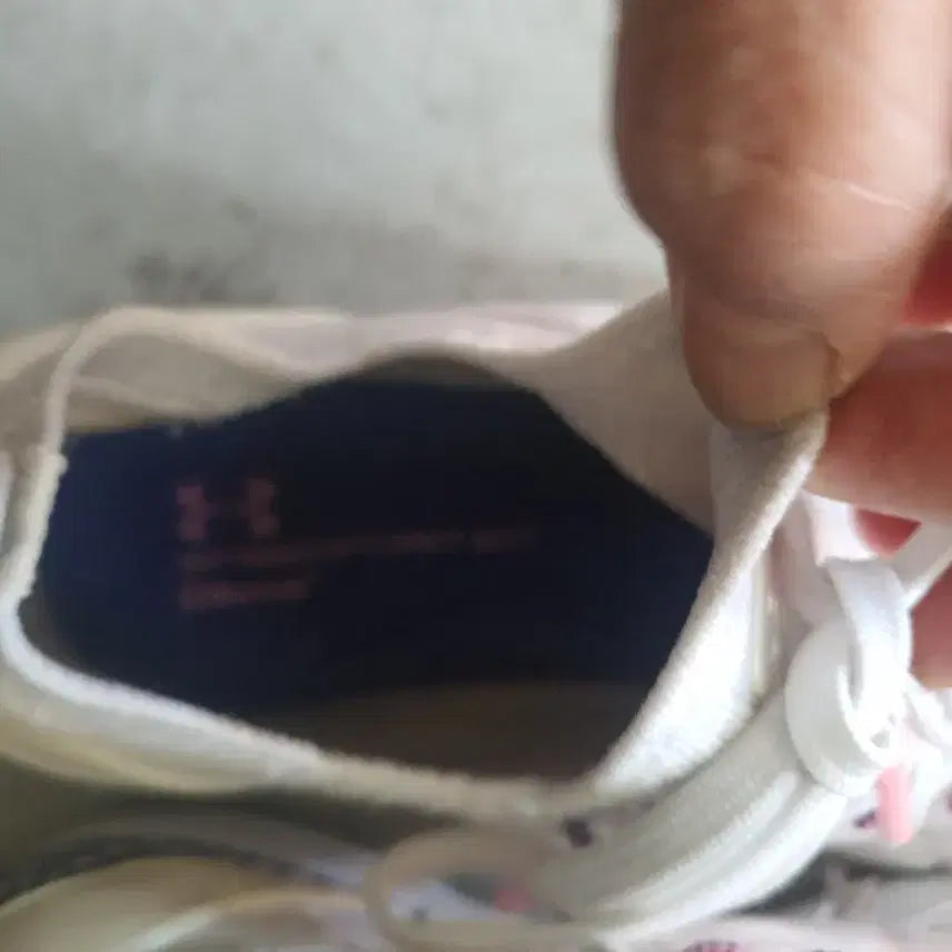 [BUNJANG] Under Armour UA HOVR Phantom Sneakers / 언더아머 UA 호버 팬덤  단화화245ㅡ250