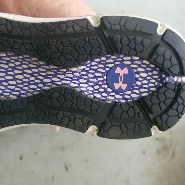 [BUNJANG] Under Armour UA HOVR Phantom Sneakers / 언더아머 UA 호버 팬덤  단화화245ㅡ250