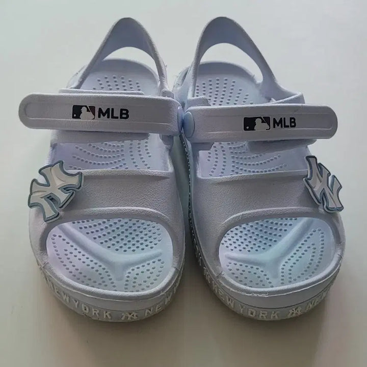 [BUNJANG] MLB New York Yankees Kids Sandals / (키즈200-205사이즈)MLB 뉴욕 양키스 아동 샌들