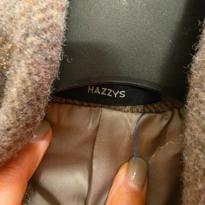 [BUNJANG] Hazzys Beige Herringbone Wool Half Coat / 헤지스 베이지 헤링본 모직 하프 코트 100