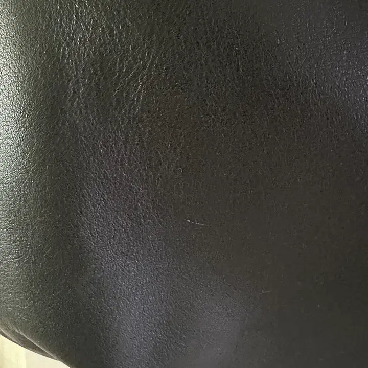 [BUNJANG] Tout Y Est Cano Black Leather Handbag / 투티에 카노 sac canot