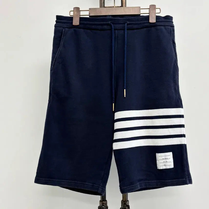 [BUNJANG] Thom Browne Diagonal Stripe Shorts / [2]톰브라운 사선완장 반바지