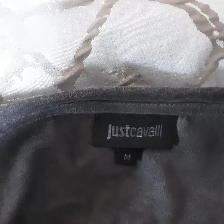 [BUNJANG] Just Cavalli Gray Star Studded T-Shirt / 저스트 까발리 회색 민소매 티셔츠
