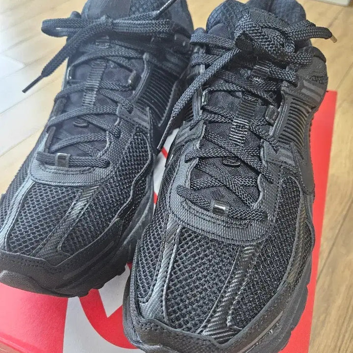 [SOLD OUT] 나이키 줌 보메로5 올블랙 270사이즈
