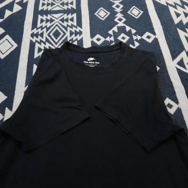 [BUNJANG] Nike Futura Logo Cotton T-shirt / 나이키 블랙 화이트 퓨추라 로고자수 코튼 반팔 티셔츠 M