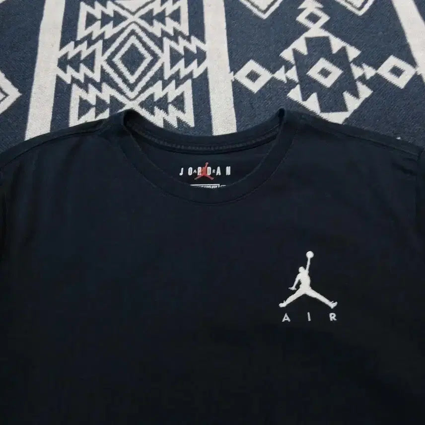 [SOLD OUT] 나이키 에어조던 피그먼트 블랙 화이트 점프맨 로고 스탠다드핏 코튼 반팔