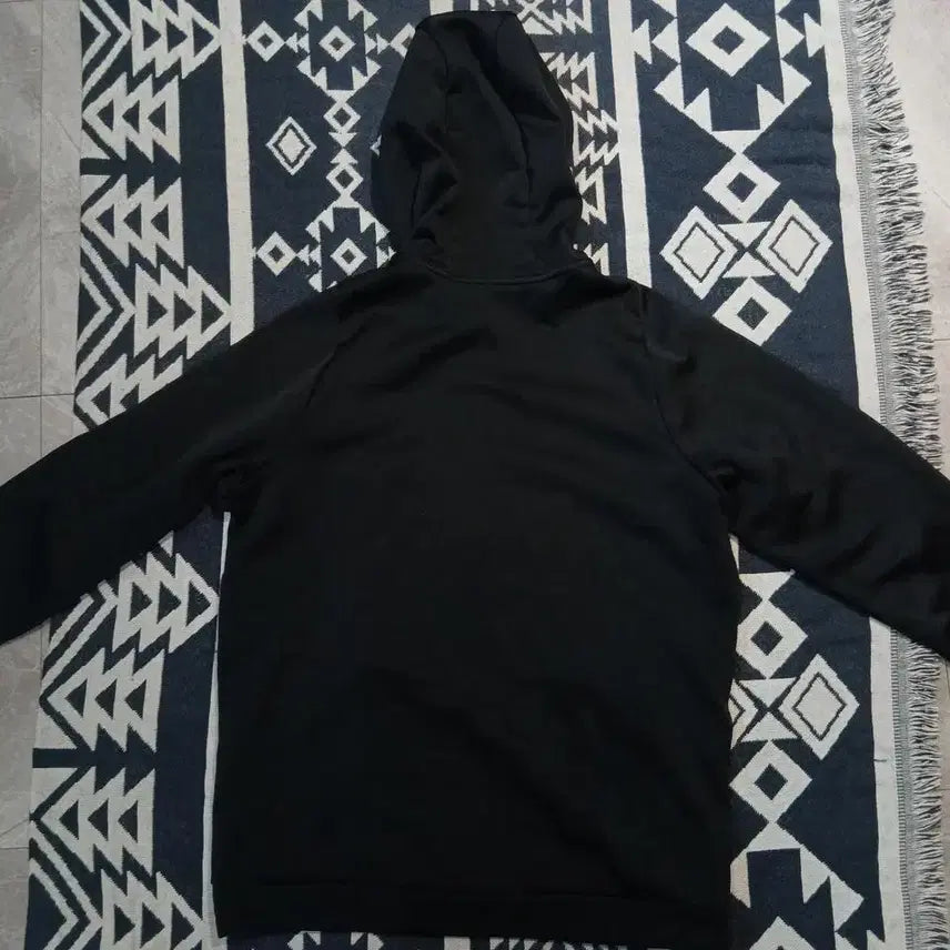 [BUNJANG] Nike Black Swoosh Triangle Pattern Raglan Fleece Hoodie / 나이키 블랙 스우시 프린팅 톤톤 트라이앵글 패턴 레글런 기모 후드집업 X