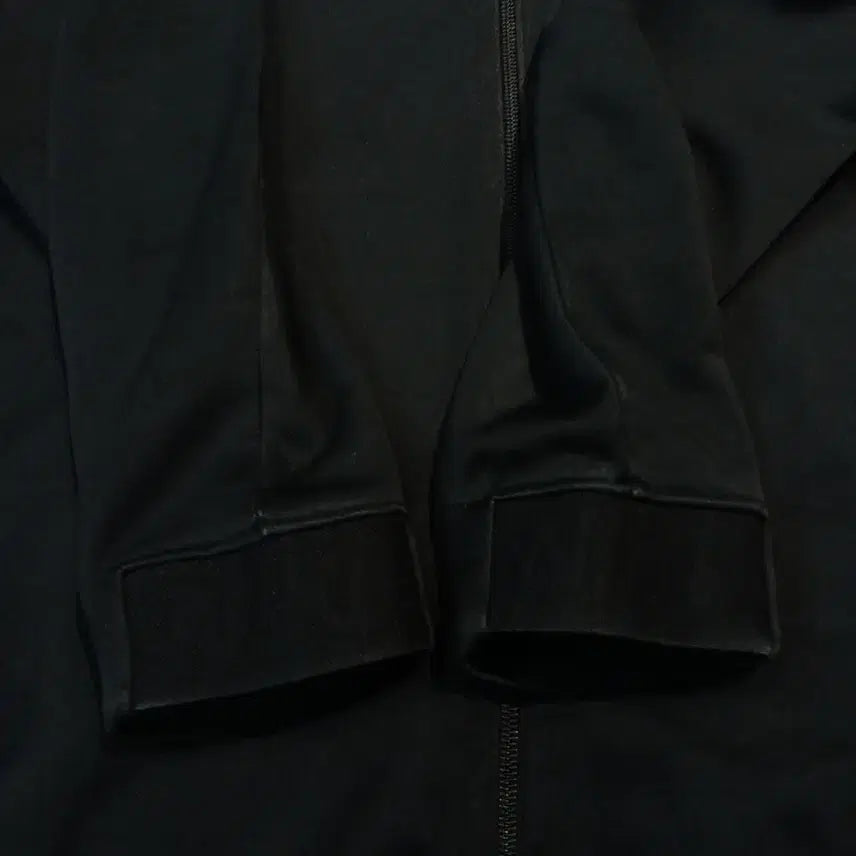 [BUNJANG] Nike Black Swoosh Triangle Pattern Raglan Fleece Hoodie / 나이키 블랙 스우시 프린팅 톤톤 트라이앵글 패턴 레글런 기모 후드집업 X